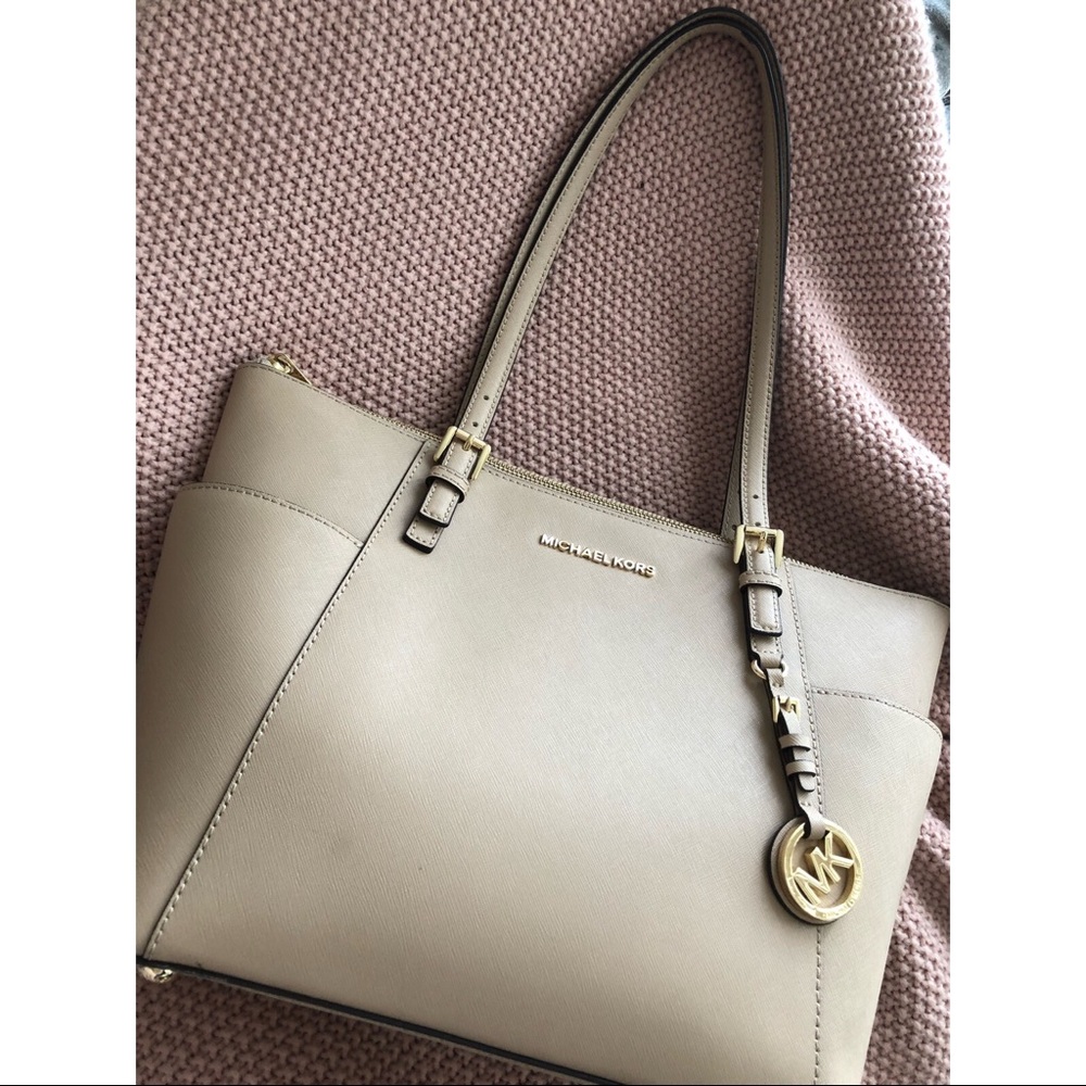 Michael Kors Jet Set East West Top Zip Large tote